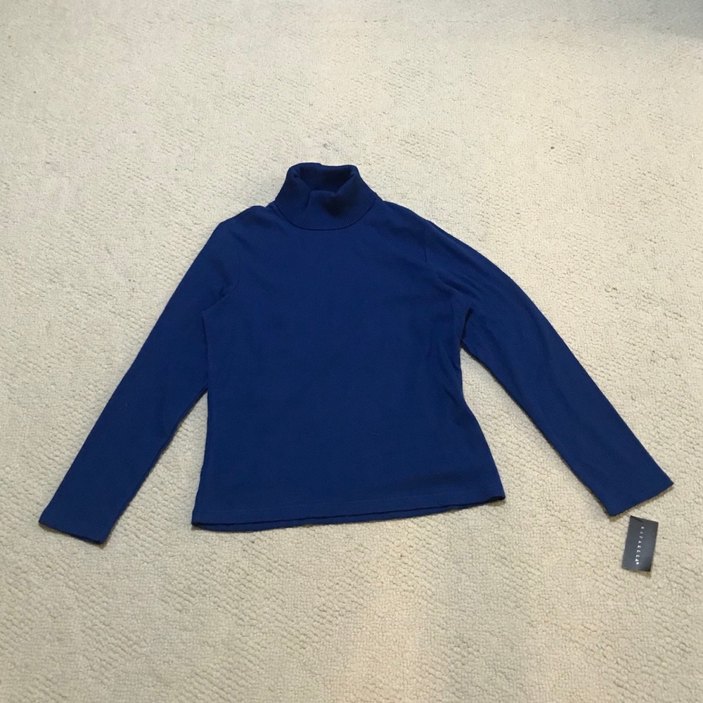 Turtleneck ribbed shirt